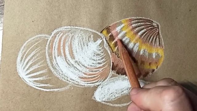 Ракушки - рисунок пастельными карандашами на крафтовой бумаге. смотреть онлайн