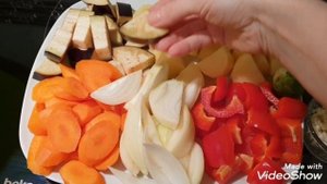 Индейка с овощами в духовке