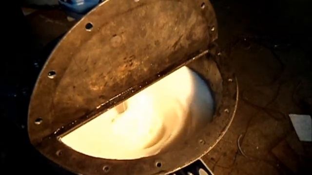 Вертикальный смеситель с фрезерной мешалкой