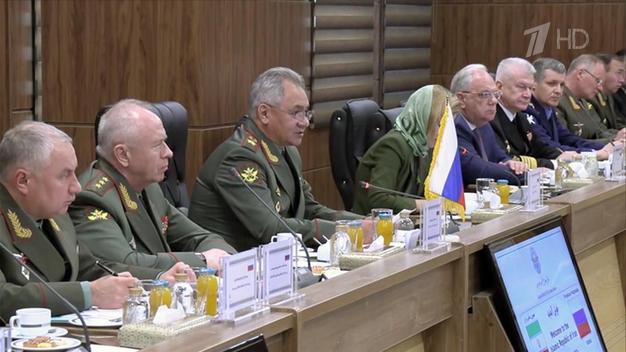 Министр обороны Сергей Шойгу встретился с главой генштаба ВС Ирана Мохаммадом Багери