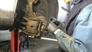 Как снять коробку с Chevrolet Evanda , снятие коробки, КПП на СТО