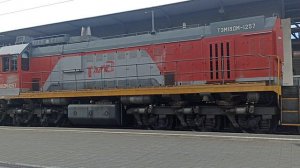 Тепловоз ТЭМ18ДМ 1257 с вагоном лабораторией, ст. Хабаровск 1. Снято 03 июня 2024г.mp4