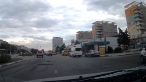Обязательно ли поворачивать направо под стрелку? ПДД проезд светофоров с дополнительными секциями.