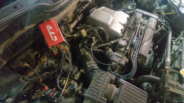 Honda CRV RD1. Запуск двигателя с дополнительно установленного аккумулятора. смотреть онлайн