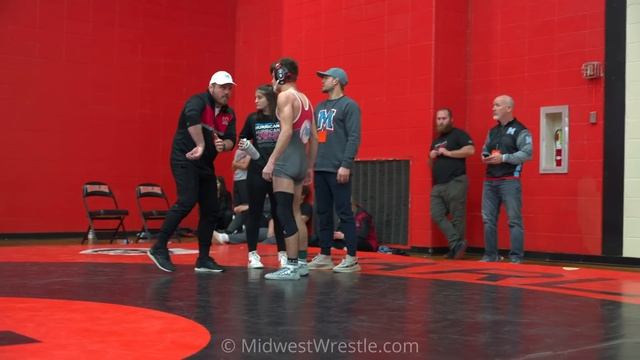 132 – Vance Williams {G} of Woodstock Marian IL vs. Aaron Camacho {R} of Bolingbrook IL