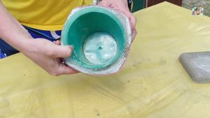 DIY Вазон из цемента своими руками Идеи из цемента Поделки из цемента Декор для дачи Кашпо #Cement