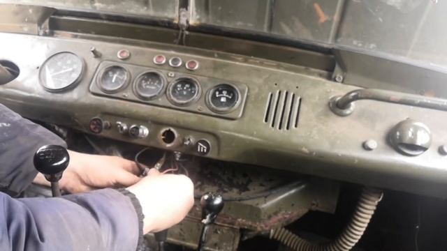 Замена старого 3х контактного замка на новый 4х контактный замок зажигания УАЗ 469 смотреть онлайн