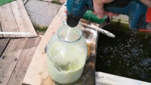 Моем банки, если рука не пролазиет в банку.