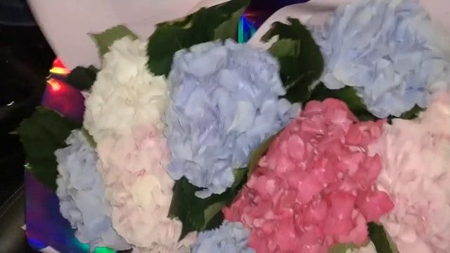 БУКЕТ С ГОРТЕНЗИЯМИ КОРЗИНА С ЦВЕТАМИ БУКЕТЫ С ДОСТАВКОЙ ПО АДРЕСУ(1)