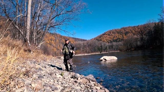 Ловля ленка и хариуса на муху, Хабаровский край, октябрь 2021. 2 часть смотреть онлайн