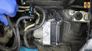 How to Nissan Note 2006 to 2013 6411   Replace the fuel filter