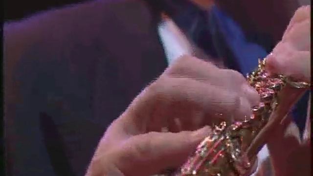 The Flight of the Bumble Bee - Flute, James Galway смотреть онлайн