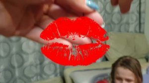 Как вырвать молочный зубик ниткой?