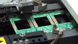 Изготовление плат для телефонов и бабушки с паяльниками