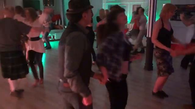 3 апреля 2016 года в "Эдиссе" - бачата с Игорем Шустовым смотреть онлайн