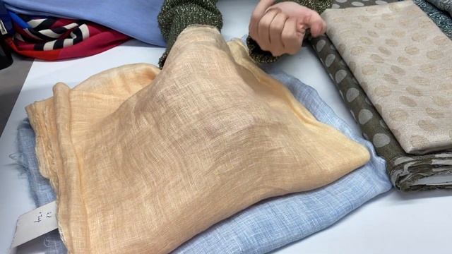 Обзор теплых платков, палантинов и шарфов из кашемира, шерсти | «Ткани на Спасском»