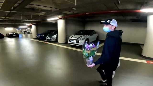 Can you really Daily Drive a LAMBORGHINI ?! смотреть онлайн