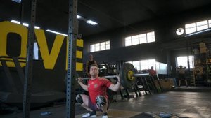 Уходы рывковым хватом от груди+жим из-за головы в низком седа 42,5 кг.