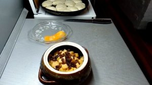 Русская печь. Горшочек вари. Каша пшенная с тыквой, изюмом. Пирожки.