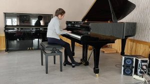 Сазонова Аделина 11 лет Бах Прелюдия из сюиты для лютни ми минор; Равина Этюд соч. 50 #5