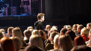 Поэтический эксперимент ВЕРЬ В СТИХИ | Саша Петров