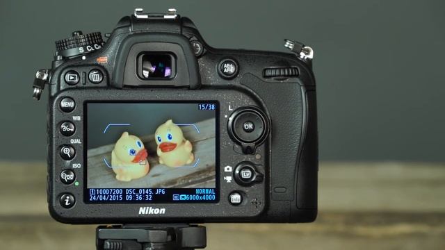 Nikon D7200 Instructional Guide By QuickPro Camera Guides