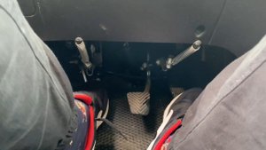 Как выехать если застрял в снегу. Как правильно раскачать автомобиль на механике