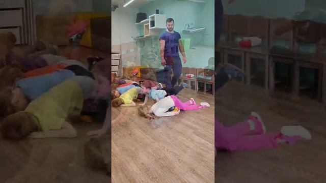 Готовь сани летом, а телегу зимой??? #детскийцентрклевер #занятиясдетьми #фитнесдлядетей #фитнес