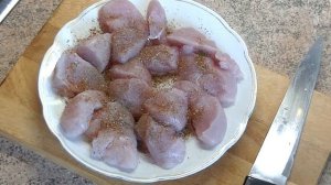 ФИЛЕ ИНДЕЙКИ И КУРИЦЫ ПОД СОУСОМ БЕШАМЕЛЬ