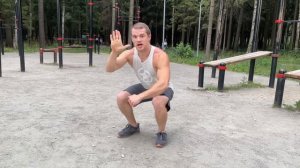 Лучшие упражнения для ног с весом собственного тела на уличной площадке.