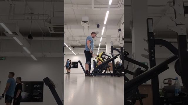 Цикл 6. Неделя 1. Подъем штанги на бицепс стоя обратным хватом смотреть онлайн