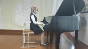 Сенько Дарья, 10 лет, 3-й год обучения. А.Гедике "Трехголосная прелюдия"