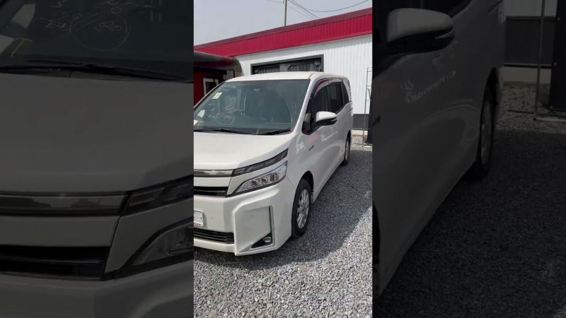 Обзор на Toyota VOXY