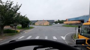 Дальнобой по Европе. Националки Франции, оооочень узенько) #дальнобой #truckdriver