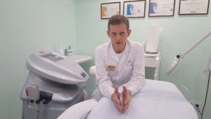 Что лучше: фотоэпиляция или лазерная эпиляция? Отвечает врач клиники "Априори" - Усков В.В.