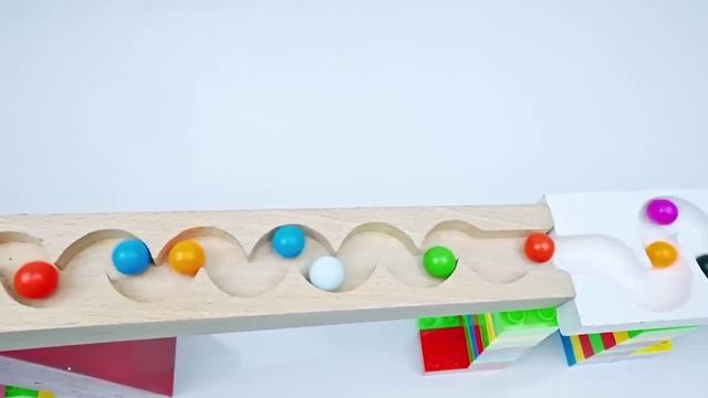 Шарики катаются по лабиринту_видео для детей_2023_98 смотреть онлайн