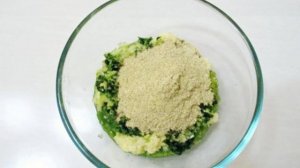 Аджика из острого зеленого перца с чесноком и специями