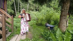 Аккордеон на даче. Вспоминаю сегодня фокстрот " Цветущий май".