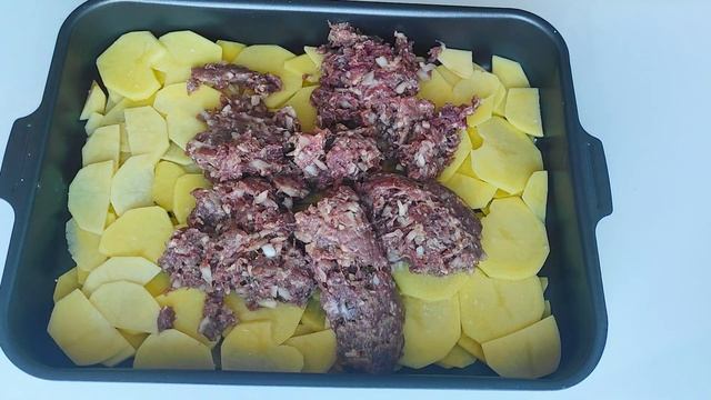 ВСЕГО ЗА 3 МИНУТЫ ВЫ УЗНАЕТЕ КАК ПРИГОТОВИТЬ СОЧНОЕ МЯСО ПО-ФРАНЦУЗСКИ С ФАРШЕМ смотреть онлайн