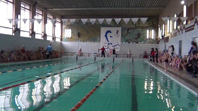 Вика плывет 50 метров смотреть онлайн