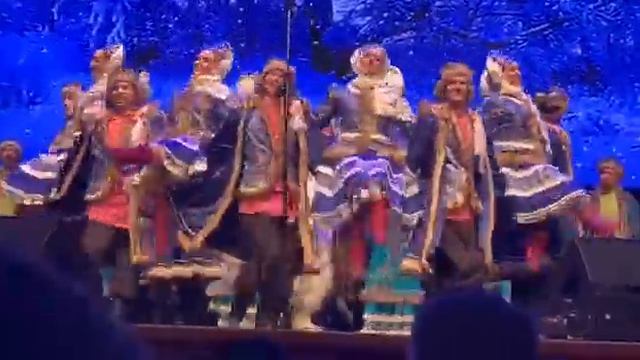 Сибирская зима в исполнении артистов Омского государственного русского народного хора смотреть онлайн