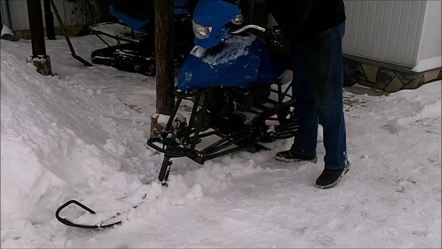 Самый маленький снегоход для взрослых и не только. смотреть онлайн