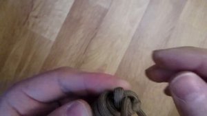 Быстрорасплетаемый брелок из паракорда / Quick Deploy Paracord Key Fob