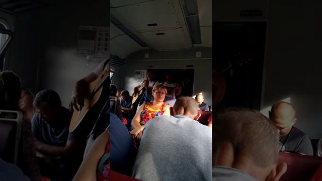 И не скажешь что цыгане спели! Это стоит услышать! Очень красивый голос!