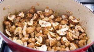 Тушеная картошка с мясом и грибами