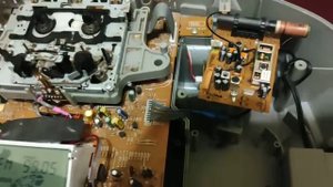 Сделал аукс на магнитоле LG LPC-lm735x вместо радио