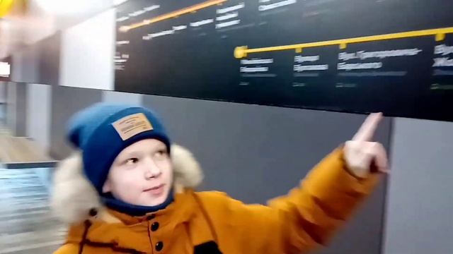 Станция Гната Юры скоростного трамвая в Киеве на Борщаговке после реконструкции. смотреть онлайн