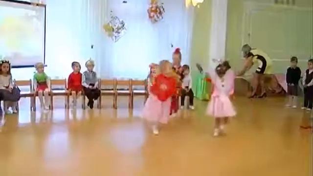 Танец с цветами Праздник Осени в детском саду Средняя группа смотреть онлайн