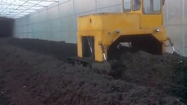 Mode-2600-Hydraulic Compost Turner смотреть онлайн