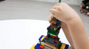 Эйфелева башня из лего. С Новым годом! Lego Eiffel Tower.
